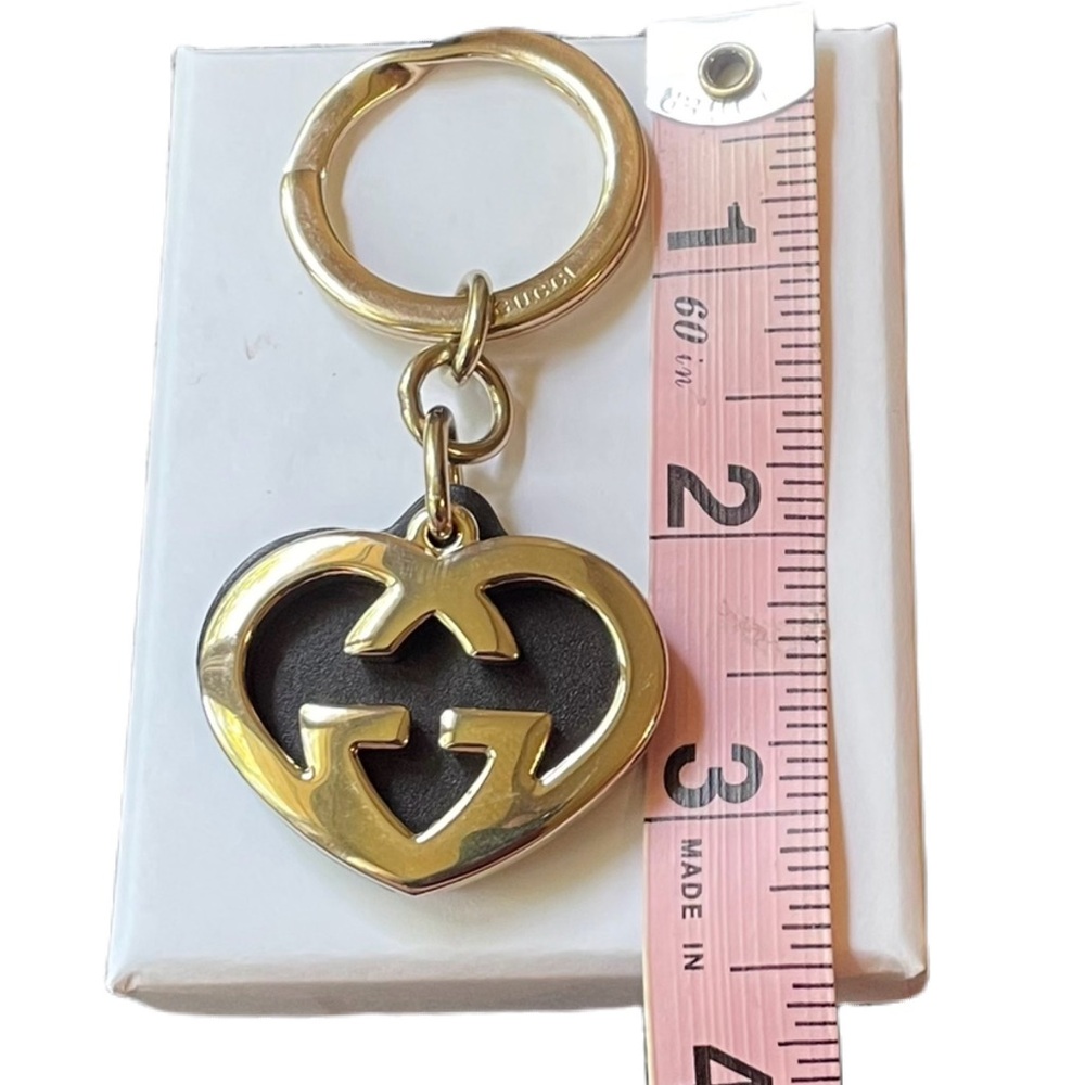 Gucci Interlocking Heart Keychain - image 6